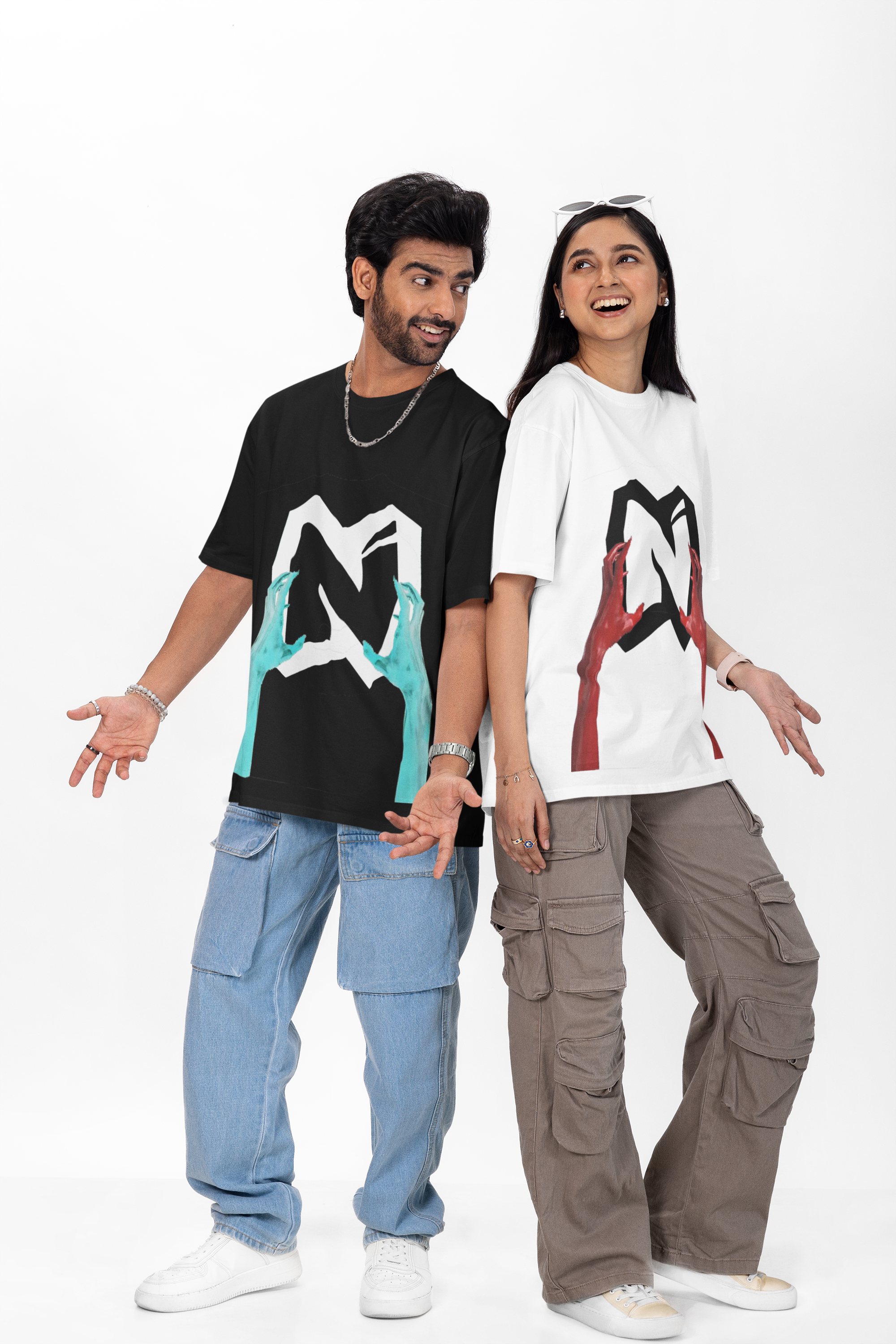 CREEPY HANDS Oversized Tee