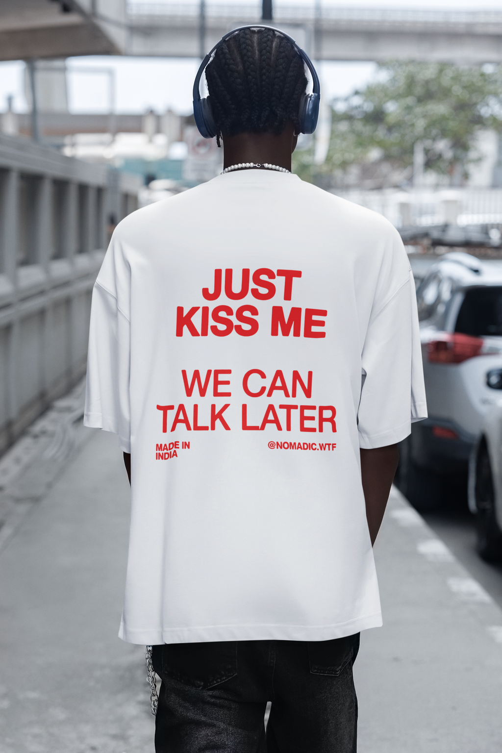 KISS ME OVERSIZED TEE