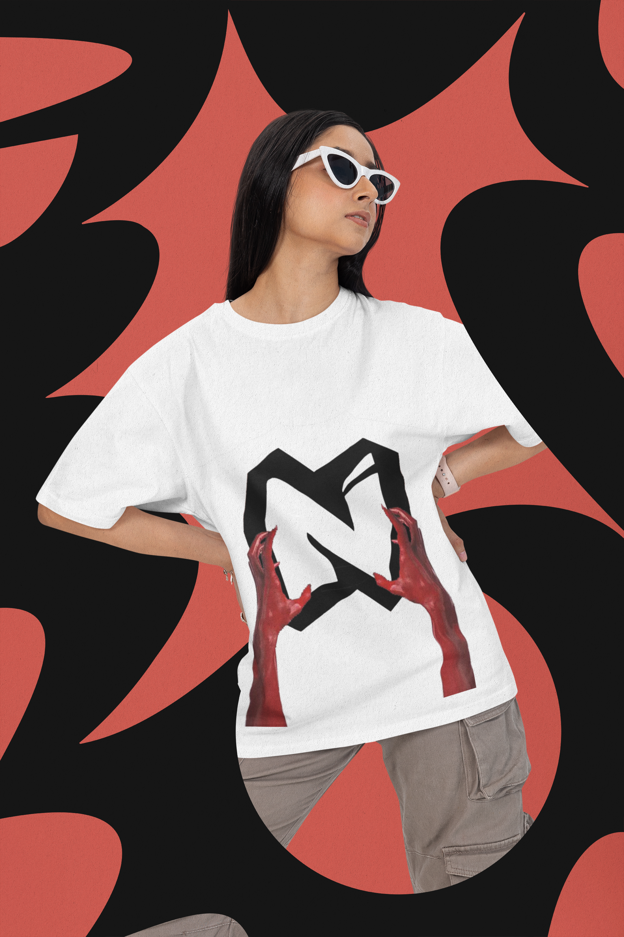 CREEPY HANDS Oversized Tee