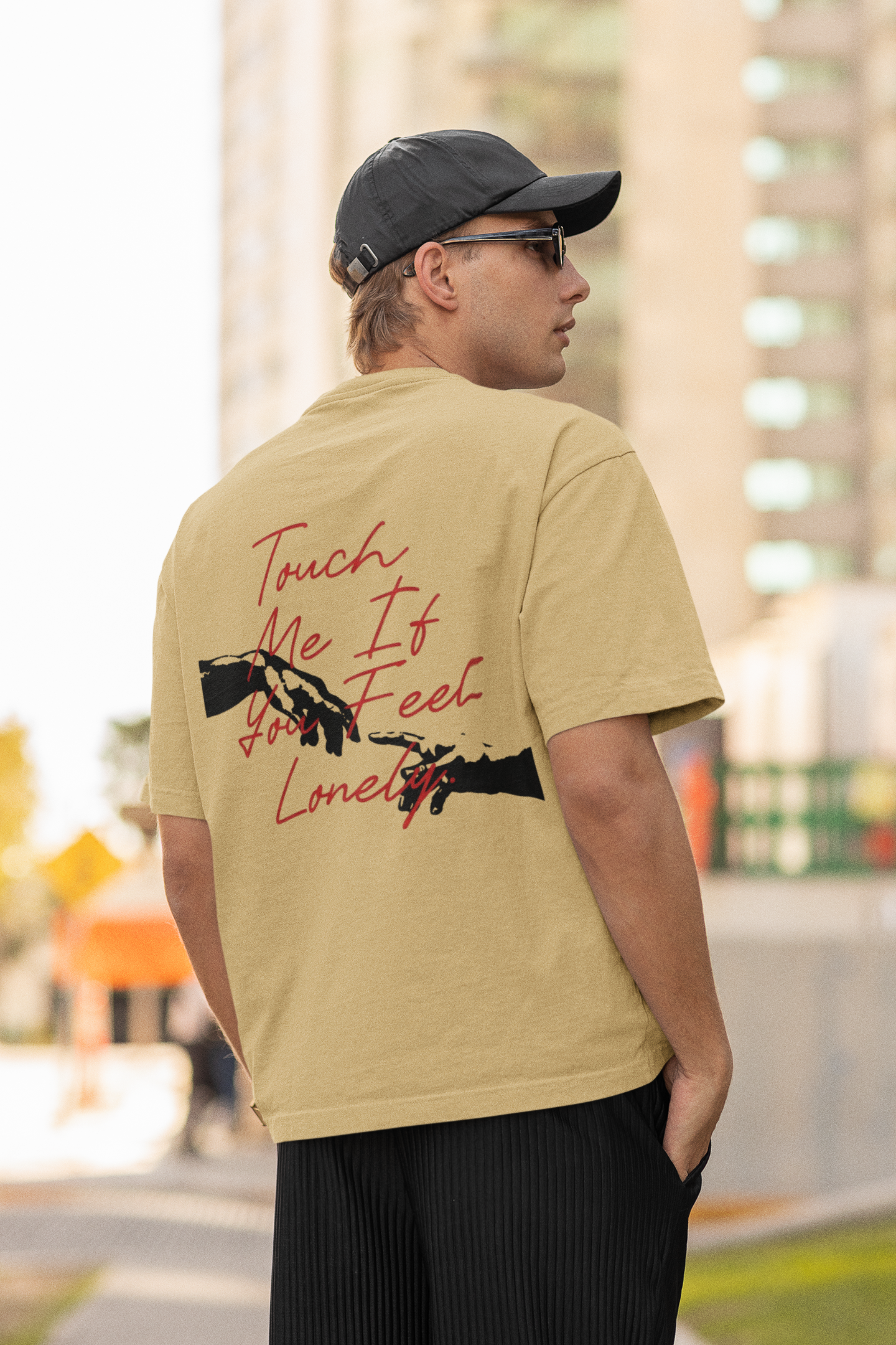 TOUCH ME OVERSIZED TEE